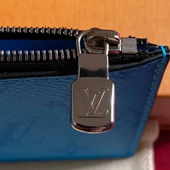 Louis Vuitton Coin Card Holder - Picture 4 of 6